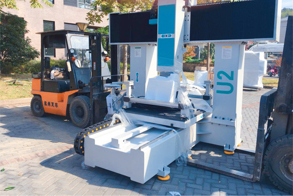 教學實驗五軸加工中心