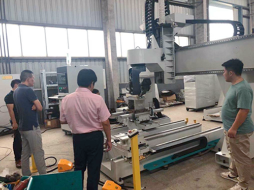 奧迪(dí)汽車(chē)采用原力五軸中心加工汽車(chē)內飾件(jiàn)