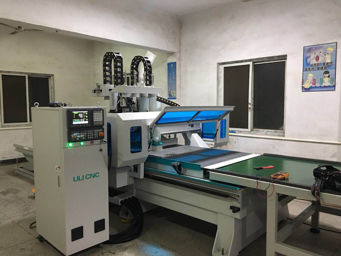 自動上下料加(jiā)工中心